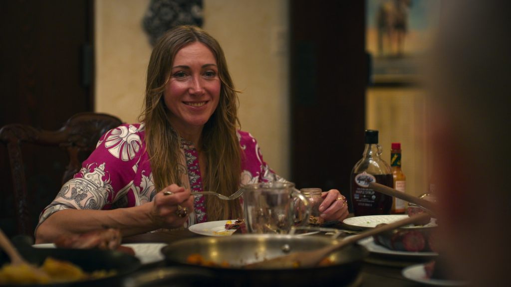 Netflix 紀錄片推薦《體壇祕話：肝王》(Untold: The Liver King) 中，全家都實行生肉飲食。