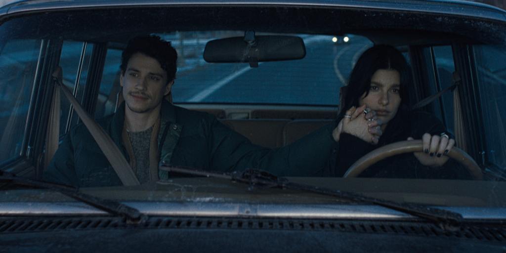 Netflix 影集推薦《命中婚劫》從開頭就預示結局的悲慘。