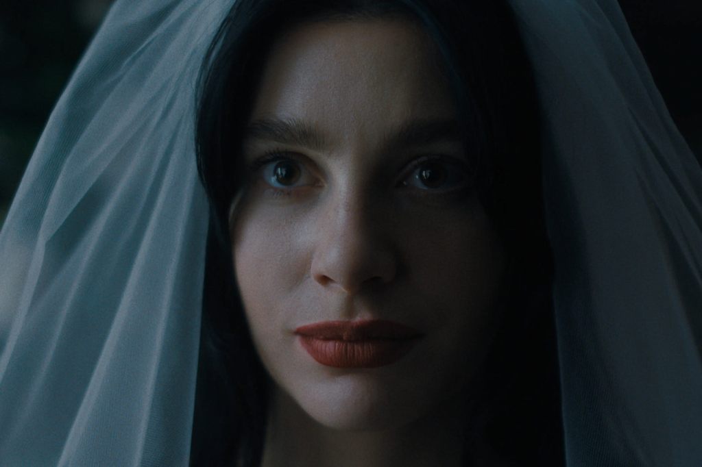 Netflix 影集《命中婚劫》影評與結局解析：唯一的感想就是不要結婚？by 黑瓶子影評